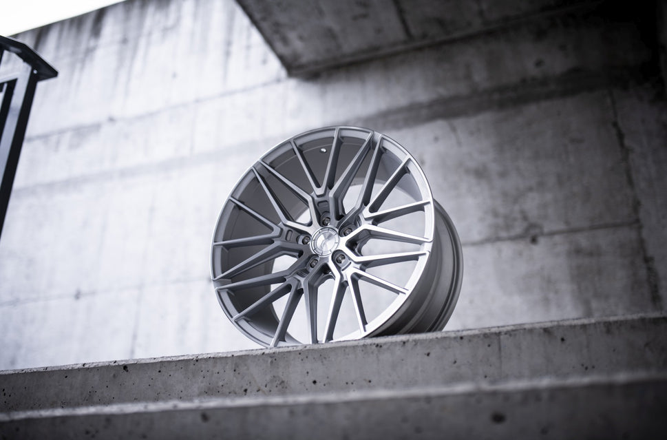 Japan Racing JR38 18" Volkwagen Audi Fit